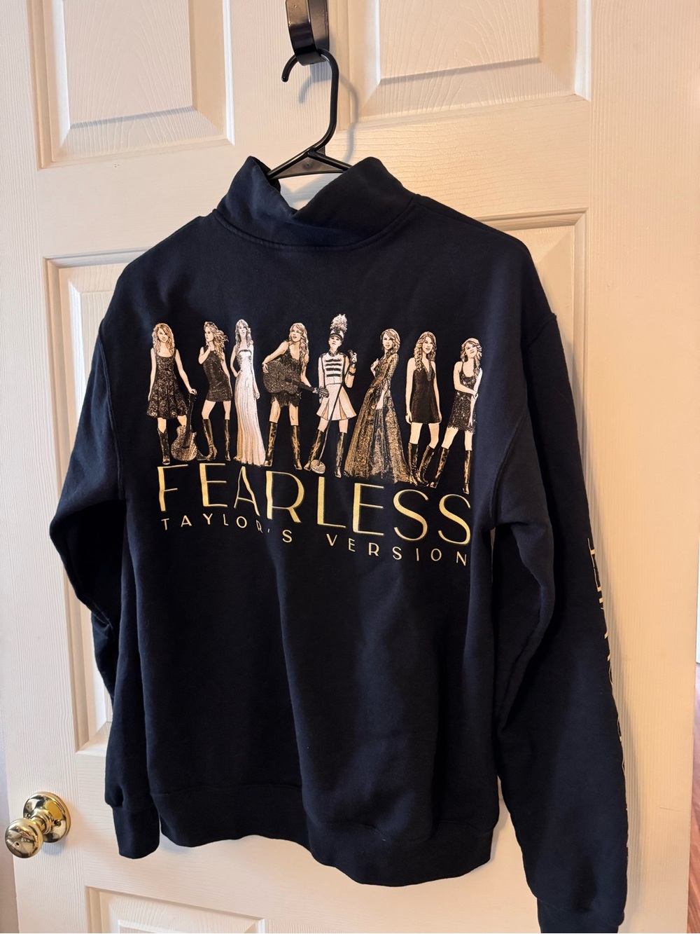 Taylor Swift Black 3/4 Pullover Fearless